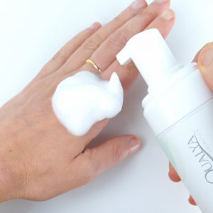 Mousse nettoyante visage au lait de jument